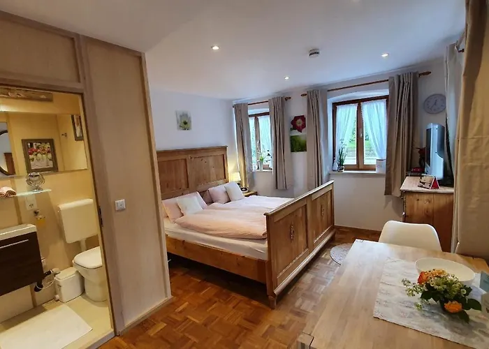 Gaestezimmer Vogtareuth Rinser